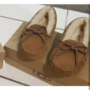 Girl Ugg shoes with box